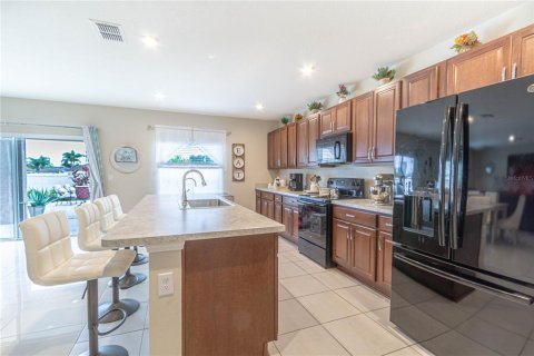 Villa ou maison à vendre à Kissimmee, Floride: 4 chambres, 201.41 m2 № 842585 - photo 7