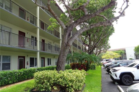 Condominio en venta en Pembroke Pines, Florida, 2 dormitorios, 88.54 m2 № 1236913 - foto 10