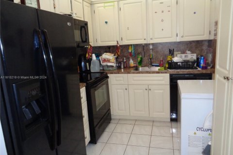 Condominio en venta en Pembroke Pines, Florida, 2 dormitorios, 88.54 m2 № 1236913 - foto 27