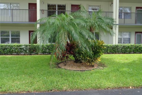Condominio en venta en Pembroke Pines, Florida, 2 dormitorios, 88.54 m2 № 1236913 - foto 14