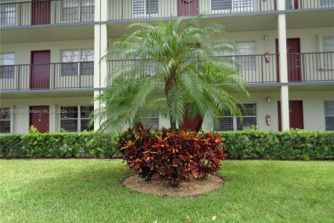 Condominio en venta en Pembroke Pines, Florida, 2 dormitorios, 88.54 m2 № 1236913 - foto 12