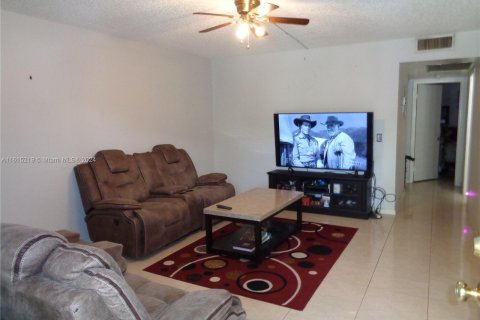 Condominio en venta en Pembroke Pines, Florida, 2 dormitorios, 88.54 m2 № 1236913 - foto 23