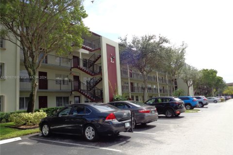 Condominio en venta en Pembroke Pines, Florida, 2 dormitorios, 88.54 m2 № 1236913 - foto 13