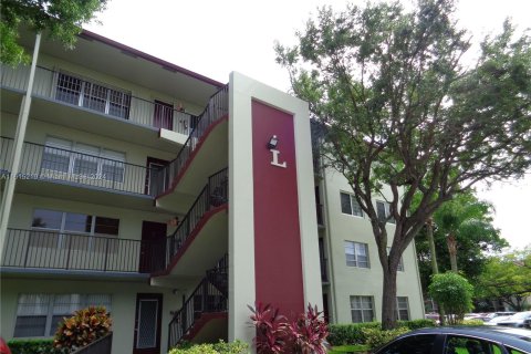 Condominio en venta en Pembroke Pines, Florida, 2 dormitorios, 88.54 m2 № 1236913 - foto 11