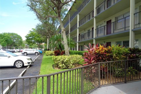Condominio en venta en Pembroke Pines, Florida, 2 dormitorios, 88.54 m2 № 1236913 - foto 8