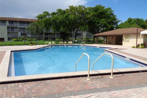 Condominio en venta en Pembroke Pines, Florida, 2 dormitorios, 88.54 m2 № 1236913 - foto 5