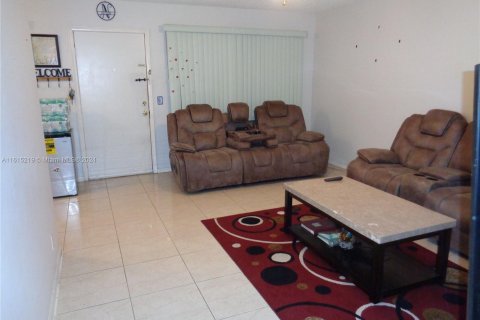 Condominio en venta en Pembroke Pines, Florida, 2 dormitorios, 88.54 m2 № 1236913 - foto 22