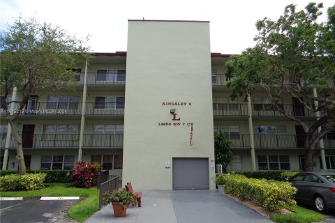 Condominio en venta en Pembroke Pines, Florida, 2 dormitorios, 88.54 m2 № 1236913 - foto 2
