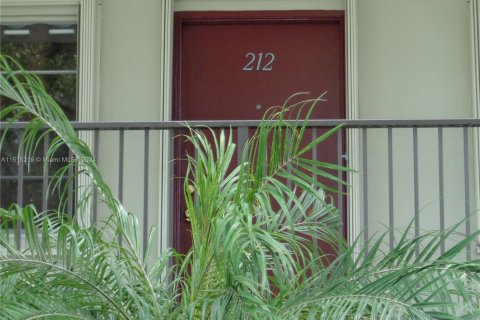 Condominio en venta en Pembroke Pines, Florida, 2 dormitorios, 88.54 m2 № 1236913 - foto 21