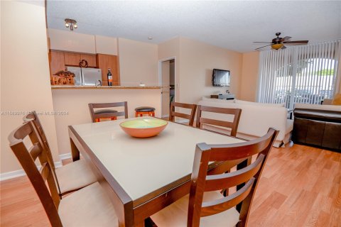 Condo in Aventura, Florida, 2 bedrooms  № 1179325 - photo 6