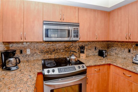 Condo in Aventura, Florida, 2 bedrooms  № 1179325 - photo 14