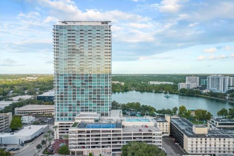 Condominio en venta en Orlando, Florida, 2 dormitorios, 105.26 m2 № 1090923 - foto 1