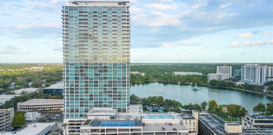 Condominio en Orlando, Florida, 2 dormitorios  № 1090923