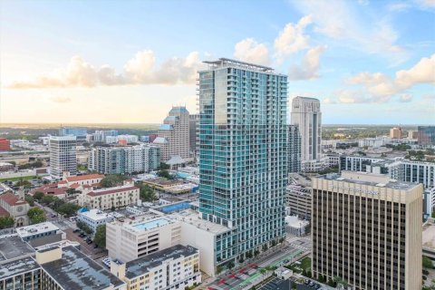 Condo in Orlando, Florida, 2 bedrooms  № 1090923 - photo 2