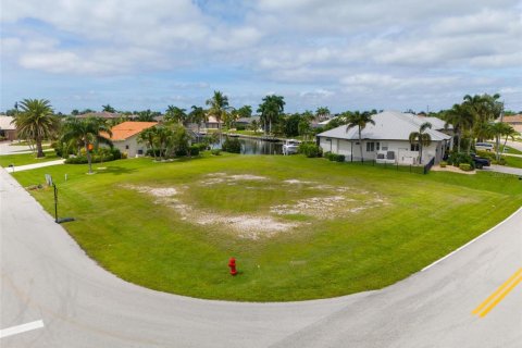 Terreno en venta en Punta Gorda, Florida № 1364529 - foto 1