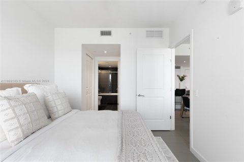 Condo in Miami, Florida, 2 bedrooms  № 1386007 - photo 14