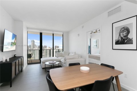 Condo in Miami, Florida, 2 bedrooms  № 1386007 - photo 10