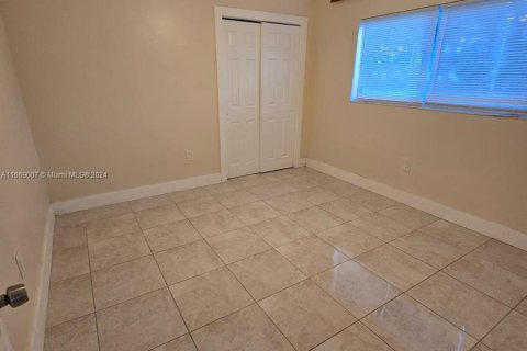 Apartment in North Miami, Florida 1 bedroom, 233.09 sq.m. № 1385954 - photo 8