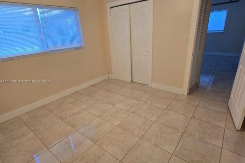 Apartment in North Miami, Florida 1 bedroom, 233.09 sq.m. № 1385954 - photo 9