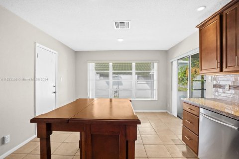 Villa ou maison à vendre à Tamarac, Floride: 2 chambres, 121.24 m2 № 1000173 - photo 5
