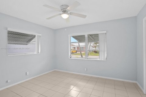 House in Tamarac, Florida 2 bedrooms, 121.24 sq.m. № 1000173 - photo 22