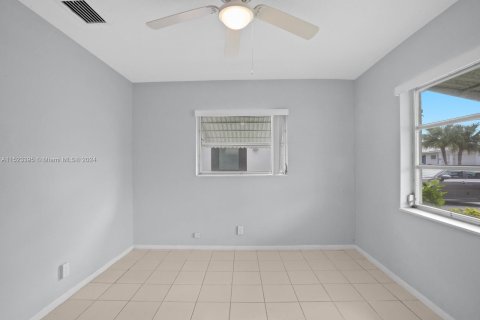 Casa en venta en Tamarac, Florida, 2 dormitorios, 121.24 m2 № 1000173 - foto 23