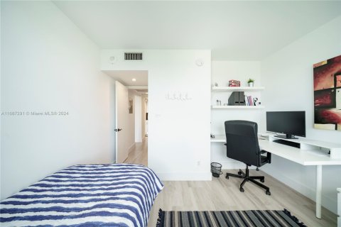 Condo in Miami Beach, Florida, 2 bedrooms  № 1428162 - photo 30