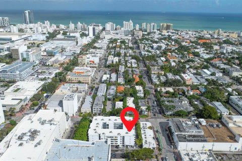 Condo in Miami Beach, Florida, 1 bedroom  № 1428125 - photo 26