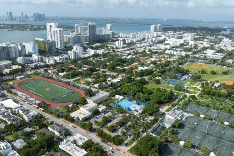 Condo in Miami Beach, Florida, 1 bedroom  № 1428125 - photo 29