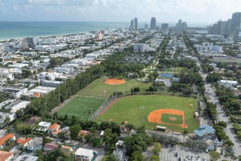 Condo in Miami Beach, Florida, 1 bedroom  № 1428125 - photo 27