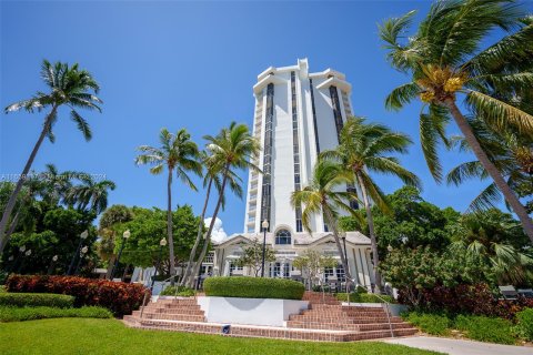 Copropriété à vendre à Miami, Floride: 2 chambres, 117.8 m2 № 1362623 - photo 1