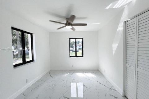 Casa en venta en Hollywood, Florida, 3 dormitorios, 114.36 m2 № 1362778 - foto 8