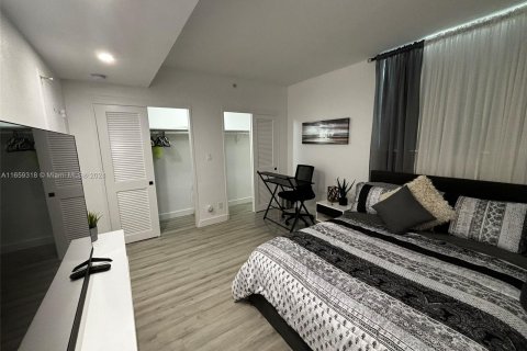 Copropriété à louer à Hollywood, Floride: 1 chambre, 75.9 m2 № 1362615 - photo 12