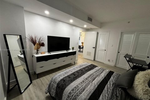 Copropriété à louer à Hollywood, Floride: 1 chambre, 75.9 m2 № 1362615 - photo 10