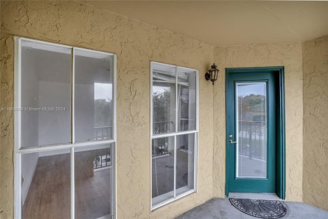 Condo in Coral Springs, Florida, 1 bedroom  № 1367365 - photo 21