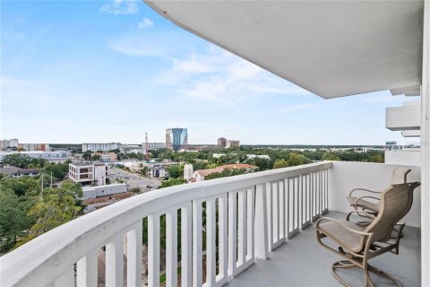 Condo in Orlando, Florida, 2 bedrooms  № 1379550 - photo 17