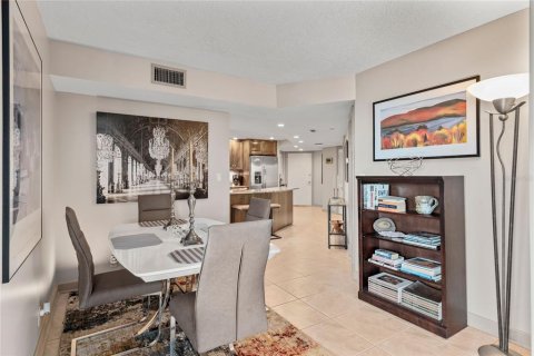 Condo in Orlando, Florida, 2 bedrooms  № 1379550 - photo 10