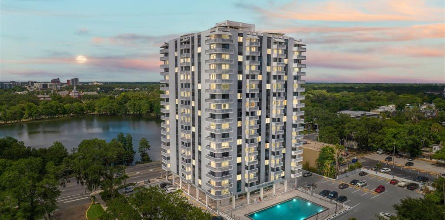 Condominio en Orlando, Florida, 2 dormitorios  № 1379550