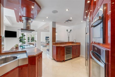 Casa en venta en Miami, Florida, 5 dormitorios, 371.79 m2 № 1404284 - foto 14