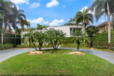 House in Miami, Florida 5 bedrooms, 371.79 sq.m. № 1404284 - photo 2