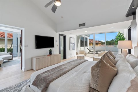 Casa en venta en Miami, Florida, 5 dormitorios, 371.79 m2 № 1404284 - foto 16