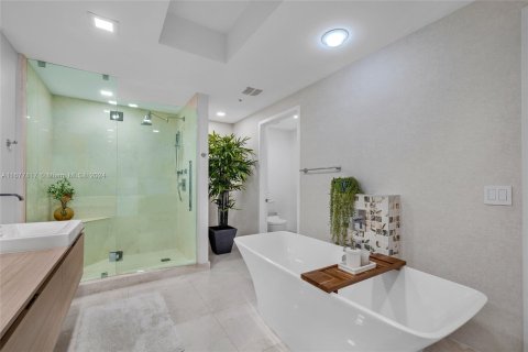 Condo in North Miami Beach, Florida, 3 bedrooms  № 1404233 - photo 28