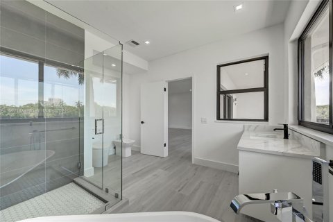 Adosado en alquiler en Fort Lauderdale, Florida, 4 dormitorios, 262.36 m2 № 1370348 - foto 29