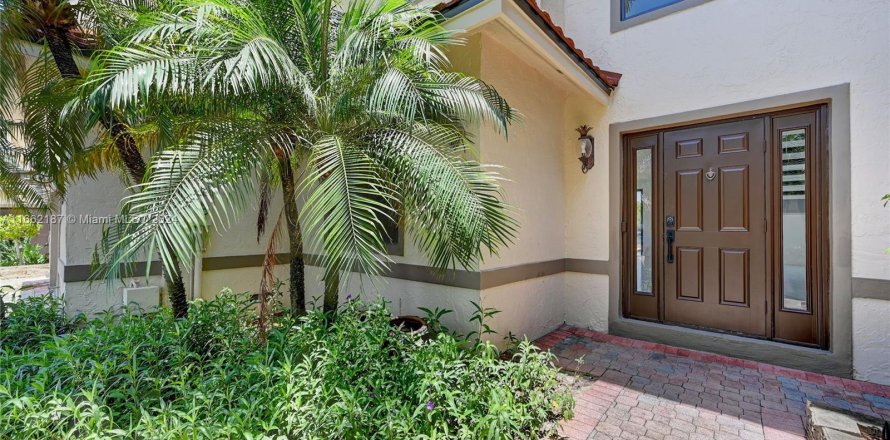 Townhouse in Fort Lauderdale, Florida 4 bedrooms, 262.36 sq.m. № 1370348