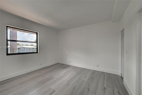 Touwnhouse à louer à Fort Lauderdale, Floride: 4 chambres, 262.36 m2 № 1370348 - photo 20