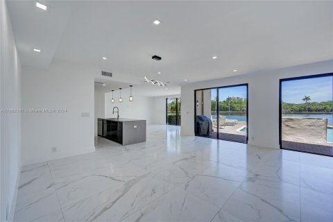 Adosado en alquiler en Fort Lauderdale, Florida, 4 dormitorios, 262.36 m2 № 1370348 - foto 7