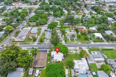 Propiedad comercial en venta en Dania Beach, Florida, 123.37 m2 № 1370346 - foto 7