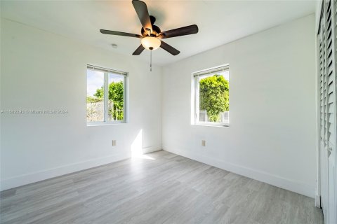 Casa en venta en Miami, Florida, 3 dormitorios, 105.72 m2 № 1415382 - foto 26