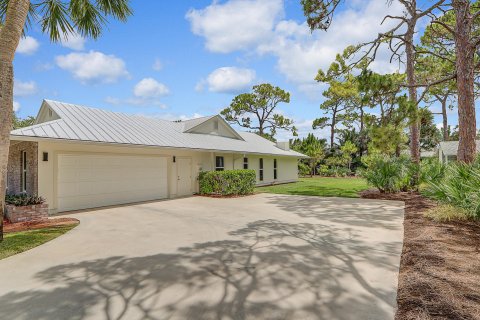 House in Jupiter, Florida 3 bedrooms, 251.67 sq.m. № 1160520 - photo 4