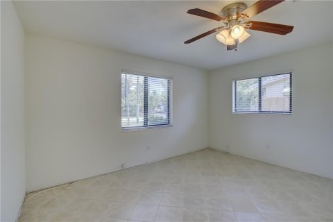 Купить коммерческую недвижимость в Уилтон-Мэнорс, Флорида 159.7м2, № 1160521 - фото 23